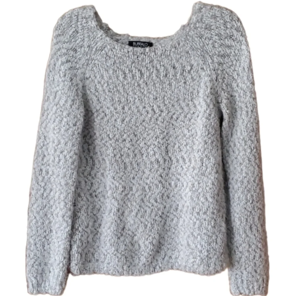 Buffalo David Bitton Womans Gray and White‎ Eyelash Fuzzy Sweater Size Small